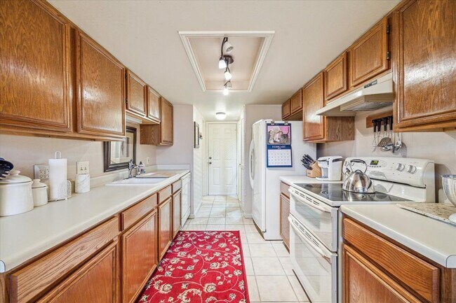Building Photo - 16814 Chapel Pines Dr