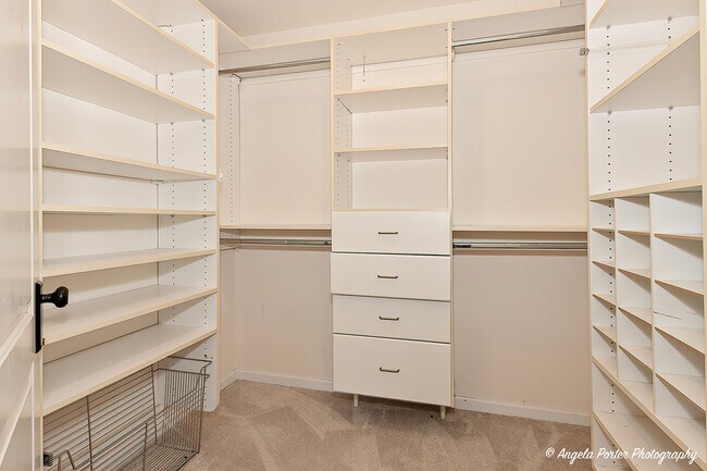 Building Photo - 756 Stonegate Rd