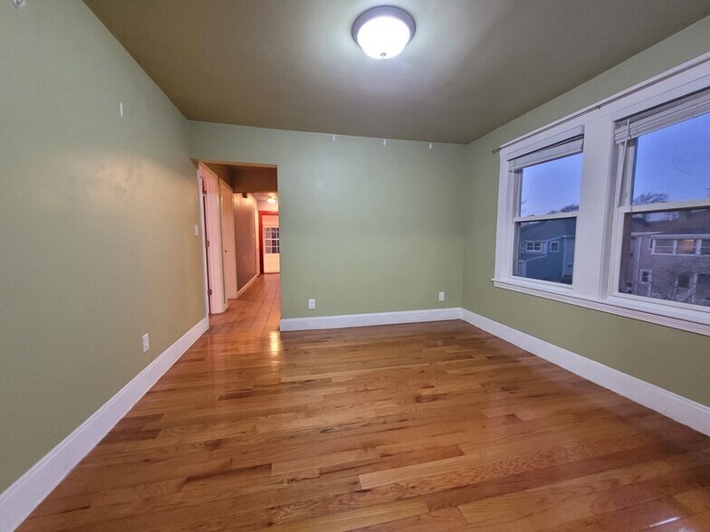 Building Photo - 31 Lyman Ave