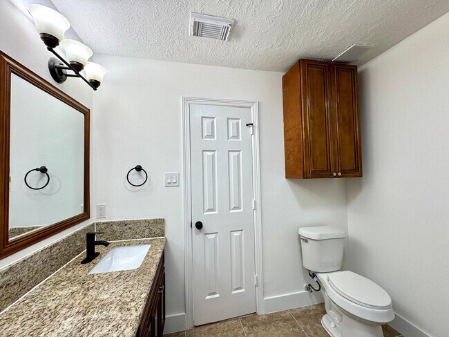 Building Photo - 6427 Liberty Valley Dr