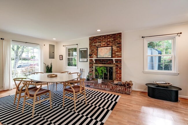Building Photo - 7525 Cayuga Ave