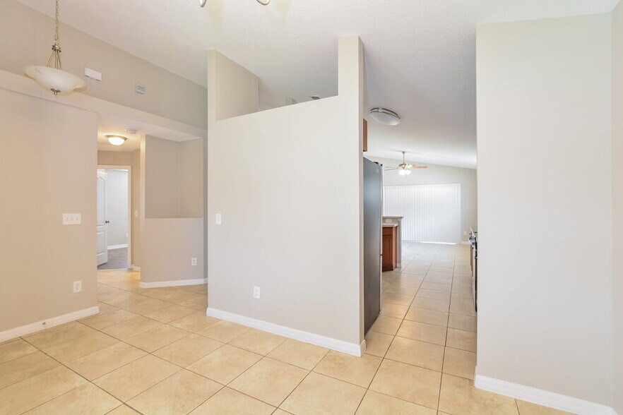 Building Photo - 12436 Sophiamarie Loop
