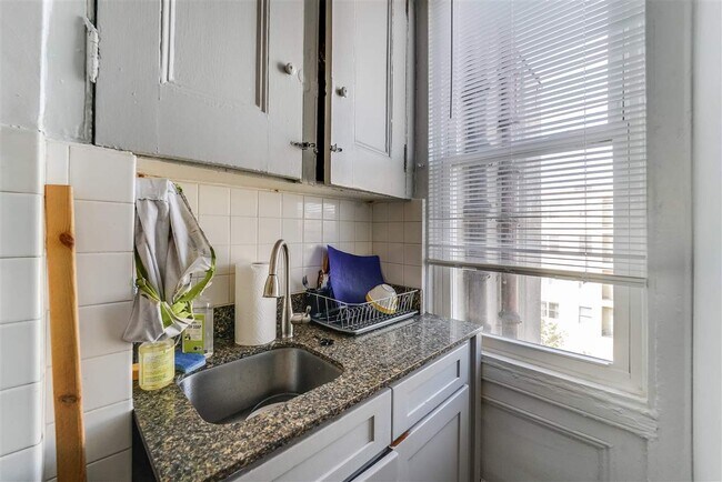 Building Photo - 120 Jefferson St