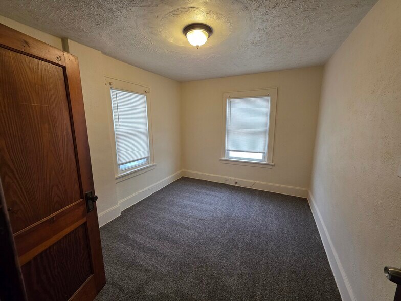 Building Photo - 804 Aberdeen St