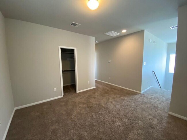 Building Photo - 428 S Brook Dr