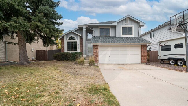 Building Photo - Four bedroom in Gatehouse Village with Fenced Yard and Views!