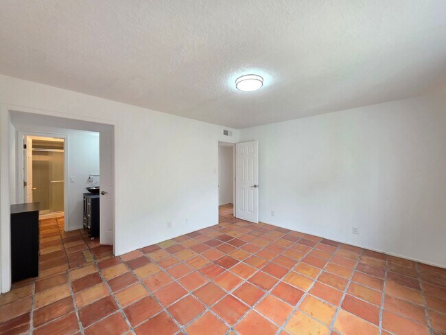 Building Photo - 1504 Escondida Ct