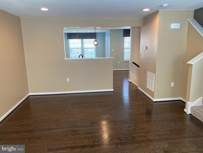 Building Photo - 37 Cecily Way