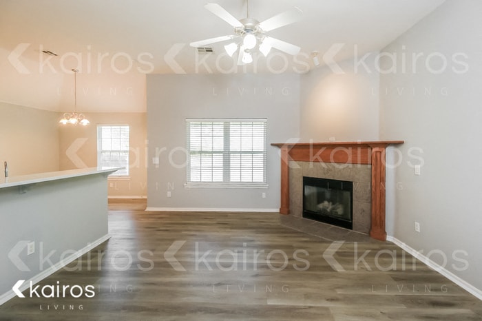 Building Photo - 4416 Applegate Dr