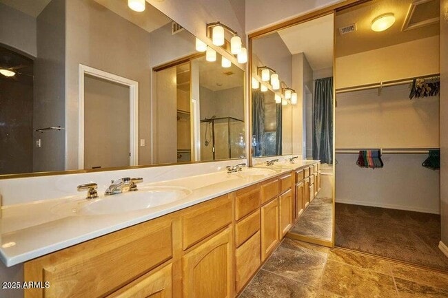 Building Photo - 4771 E Casey Ln