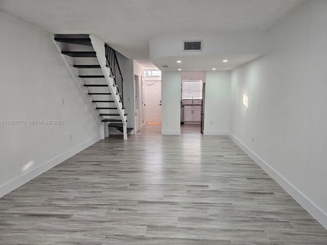 Building Photo - 4357 W 11th Ln