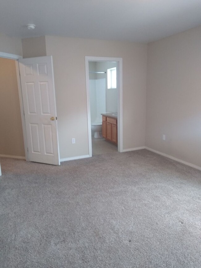 Building Photo - 1238