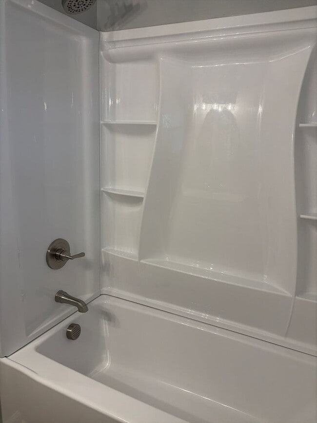 Building Photo - Renovated Ranch Home