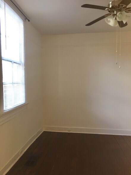 Building Photo - 8207 Freret St