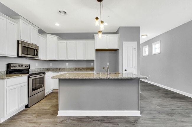 Building Photo - 216 S Center St