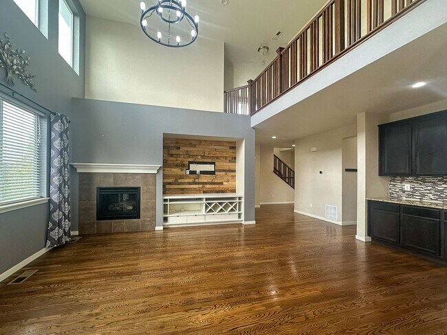 Building Photo - This 4bd home is waiting for you!