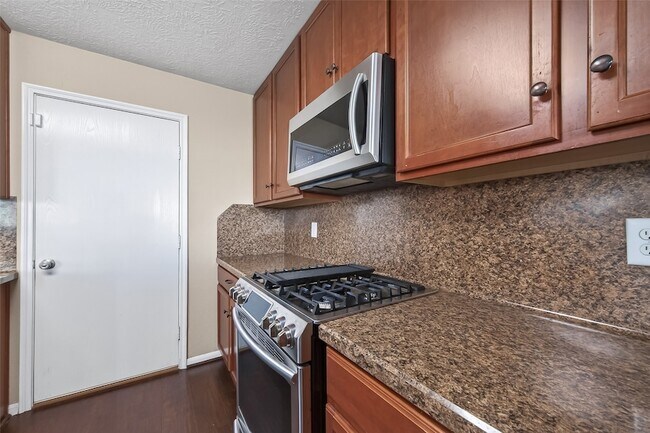 Building Photo - 18110 Rexine Ln