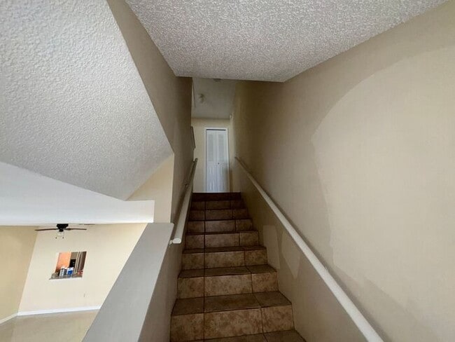 Building Photo - 1608 Long Ridge Ct