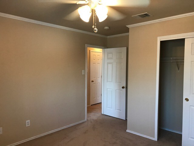 Building Photo - 2737 Breezy Point Cove