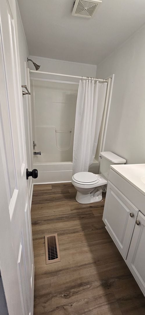 Building Photo - 118 Regent St