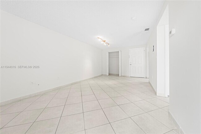 Building Photo - 1975 Normandy Dr