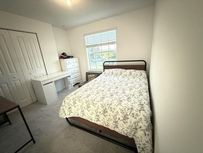 Building Photo - 1880 Grantham Ct