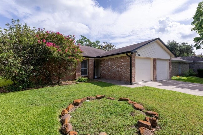 Building Photo - 419 Capehill Dr