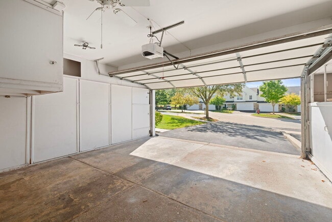 Building Photo - 1576 E Citadel Ct