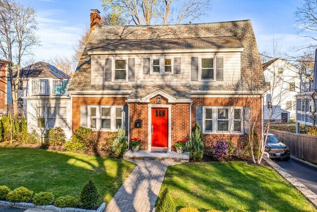 Building Photo - 37 Commonwealth Park