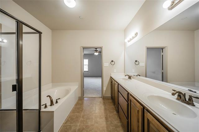 Building Photo - 2813 Sheridan Dr