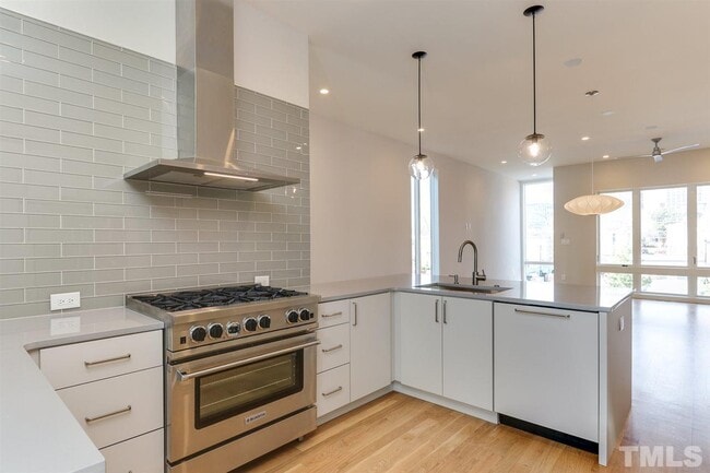 Building Photo - 420 Chavis Way