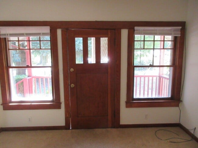 Building Photo - Charming Two Bedroom House by the Park