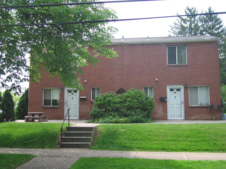 Primary Photo - 103 Western Ave