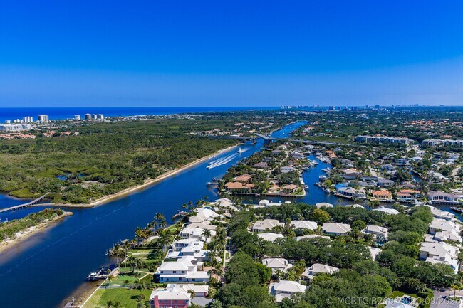 Building Photo - 2601 Marina Isle Way