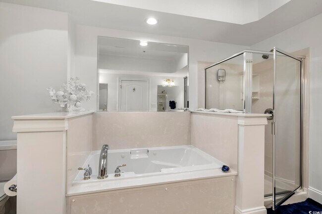 Building Photo - 2180 Waterview Dr