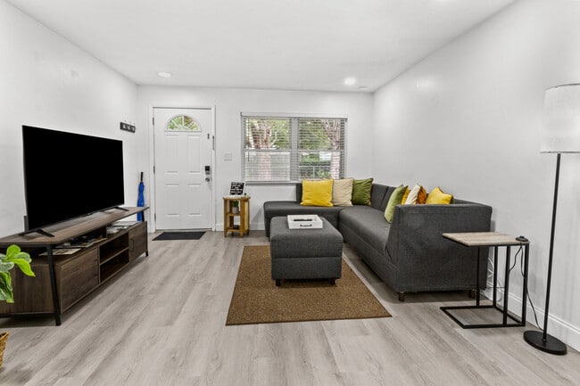 Primary Photo - 3204 NW 10th St