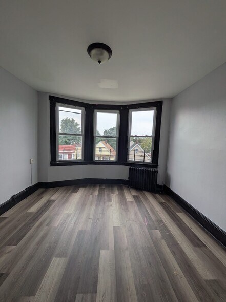 Building Photo - 145 Clendenny Ave