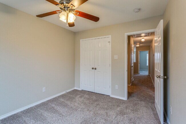 Building Photo - Richardson Townhome