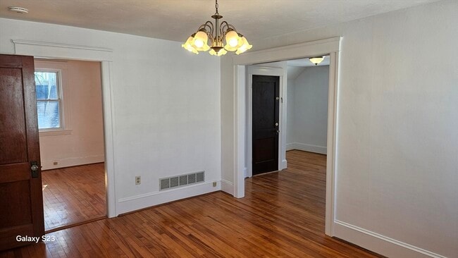 Building Photo - 17 Cleveland Ave