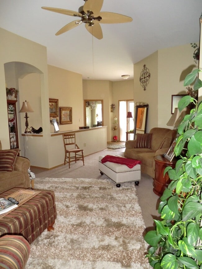 Building Photo - Lovely Duplex in 55+ Community