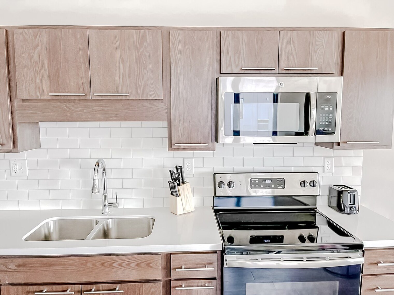 Building Photo - 1400 Walnut St