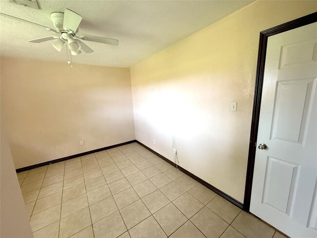 Building Photo - 7130 Kings Dr