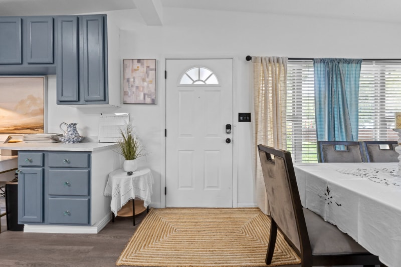 Building Photo - 228 Sunset Dr