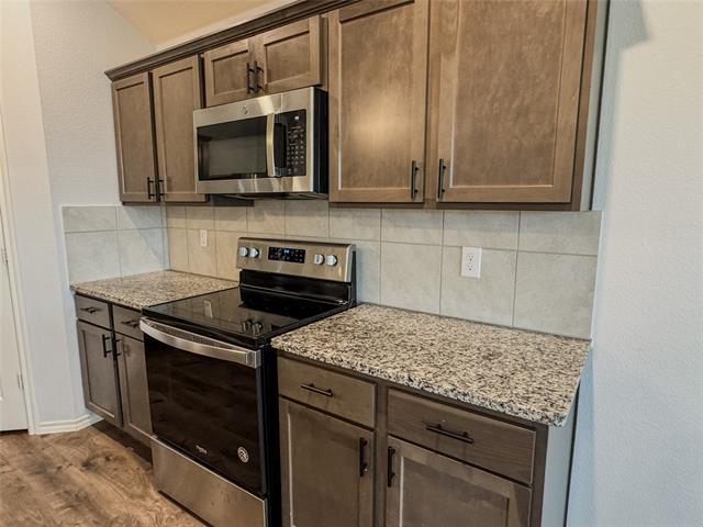 Building Photo - 801 Meadow Creek Ln