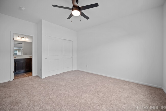Building Photo - 227 Kingsport Dr