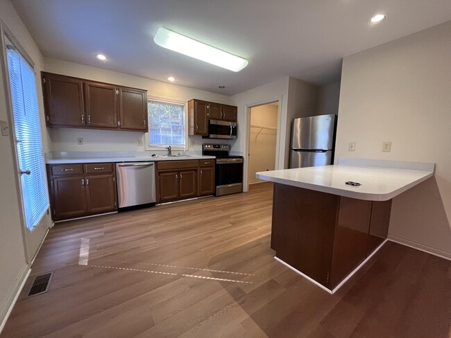 Building Photo - 4024 Palmetto Dr