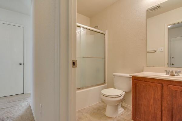 Building Photo - 621 Woodpecker Ln