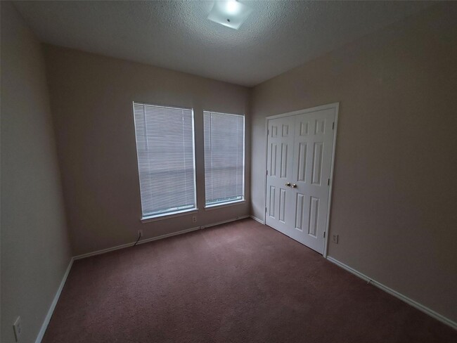 Building Photo - Lovely Garland Home over 1700 sqft!