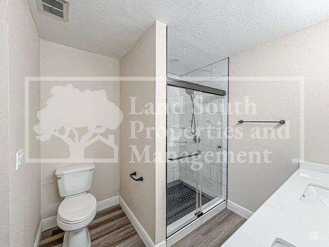 Building Photo - 1631 Monterey Ln