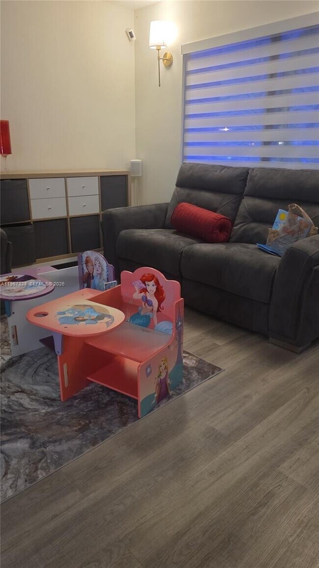 Building Photo - 1711 W 58th St